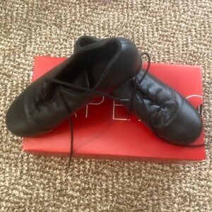 Capezio Block toe tap shoe size 8
